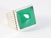 Bewerkte zilveren ring met groene onyx - maat 19