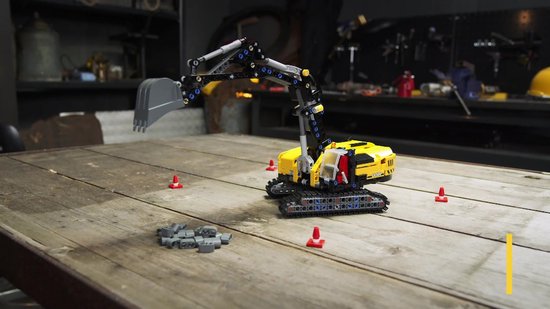 LEGO Technic Heavy Duty Excavator Kit de construction 569 pièces, 8 ans et  plus 