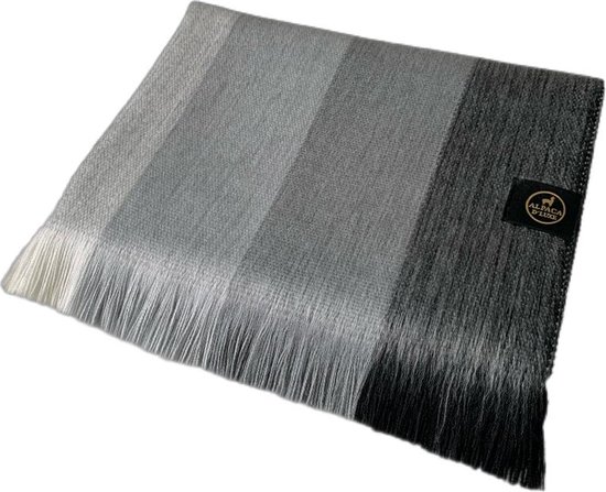 Foto: Alpaca d luxe sjaal lichtgrijs middelgrijs donkergrijs grijs zacht en van kwaliteit gestreepte sjaal van alpacawol luxe cadeau handgemaakte sjaal grey sjaals dames sjaals heren charpe elegant alpaca shawls comfortabel