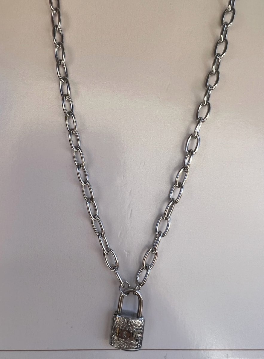 Love link necklace silver