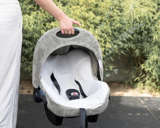 Baby's Only Baby autostoelhoes 0+ Cozy - Geschikt voor Maxi Cosi - Urban Green - Hoes voor de autostoel met teddystof - Geschikt voor 3- & 5-puntsgordel van Baby's Only — afbeelding 3