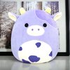 foto van Klikkopers® - Kawaii knuffel - Squish Knuffel - 25CM - Koe Squishy - Kawaii Kussen - Kawaii Koe Knuffel - Paars