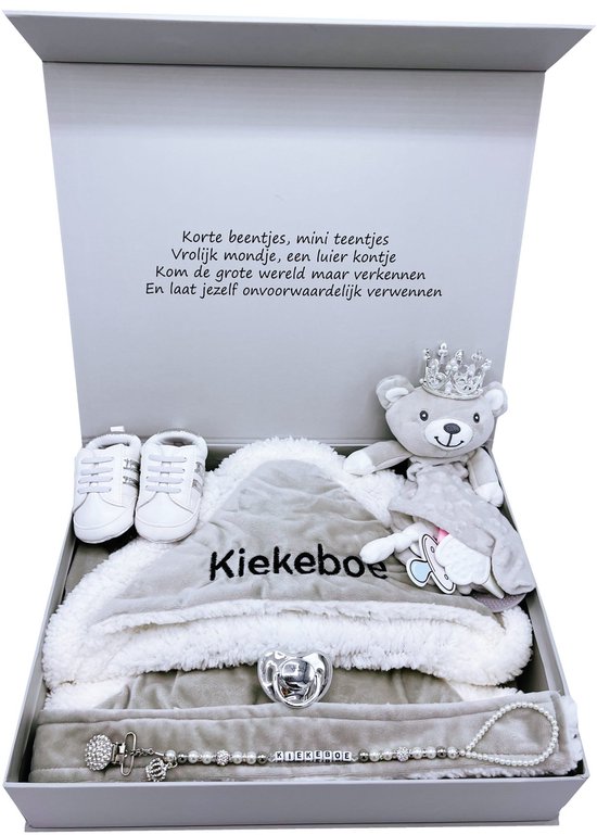 Grijs luxe kraamcadeau met babydeken omslagdoek, speen, babyschoentjes, speenkoord en knuffel - unisex geboortekado van Grijs — afbeelding 2