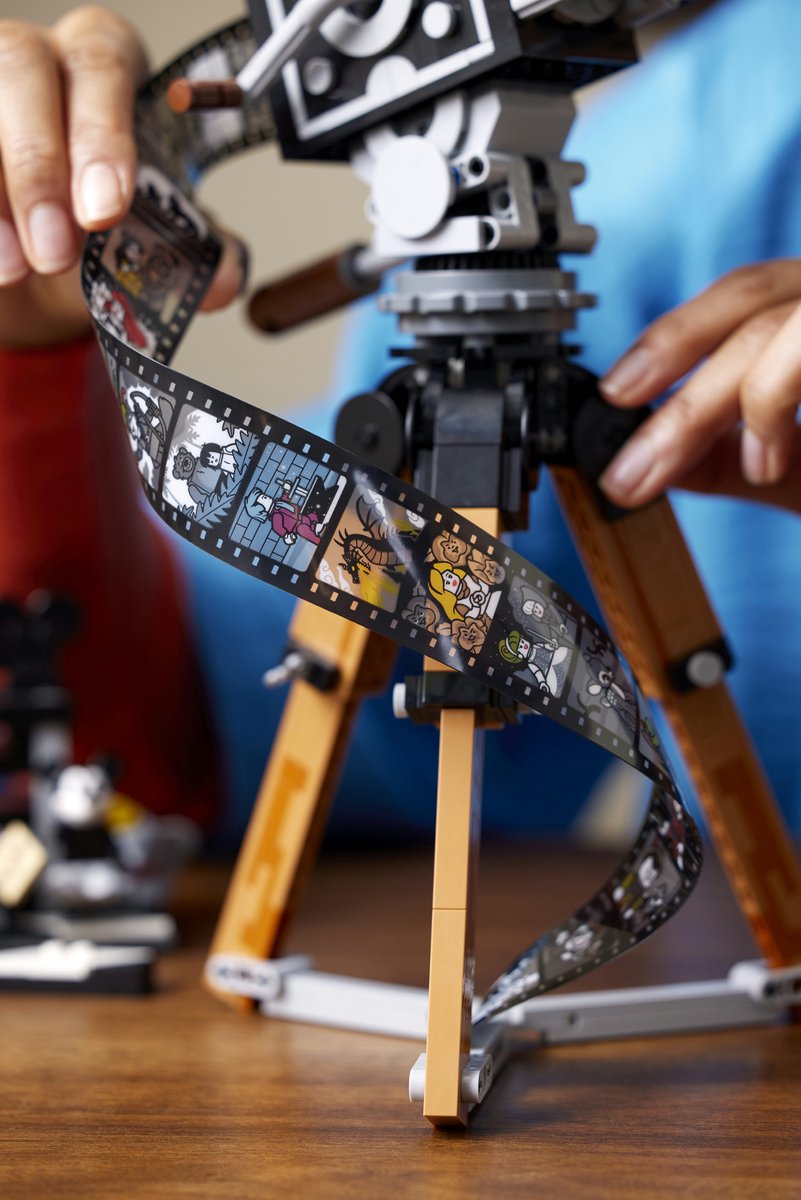LEGO Disney Walt Disney eerbetoon – camera 100ste Verjaardag Set voor Volwassenen - 43230 — afbeelding 6