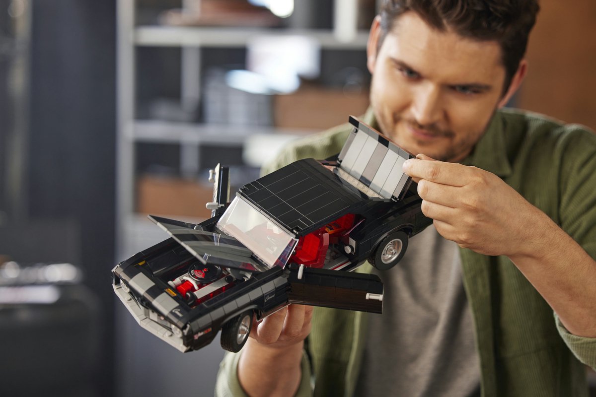 LEGO Icons Chevrolet Camaro Z28 Klassieke Modelauto, Bouwpakket voor Volwassenen - 10304 – foto 4