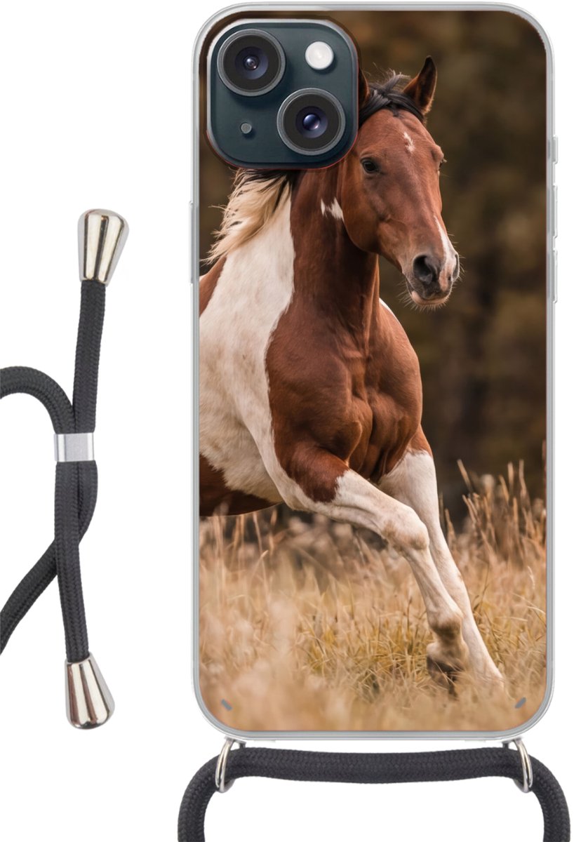 Telefoonhoesje Geschikt voor iPhone 15 - Paard - Bruin - Gras - Siliconen - Crossbody - Backcover met Koord - Telefoonhoesje met koord - Hoesje met touw Telefoonhoesje