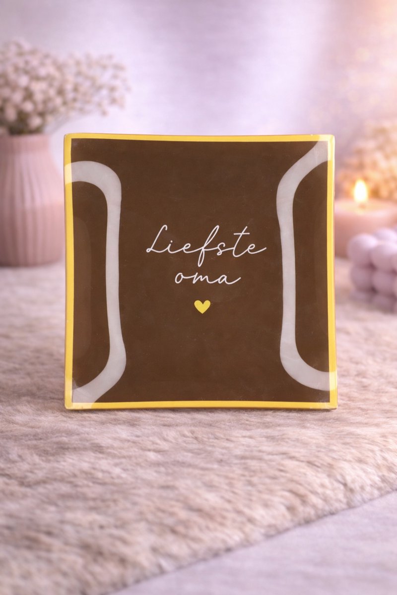 Glazen Bord ‘Liefste Oma’ | Viva Femme | Bord met tekst | Decoratie | Wonen | Cadeau | Spreukbord | Moederdag | Gebaksbord | Dessertbord | Liefde | Geluk | Verrassing