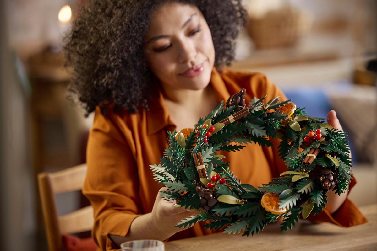 LEGO Icons Herfstkrans Bouwpakket voor Volwassenen met Bloemen - kerstdecoratie - 10340 – foto 7