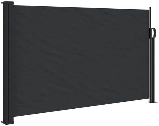 Zwart uittrekbaar windscherm op een houten dek.
