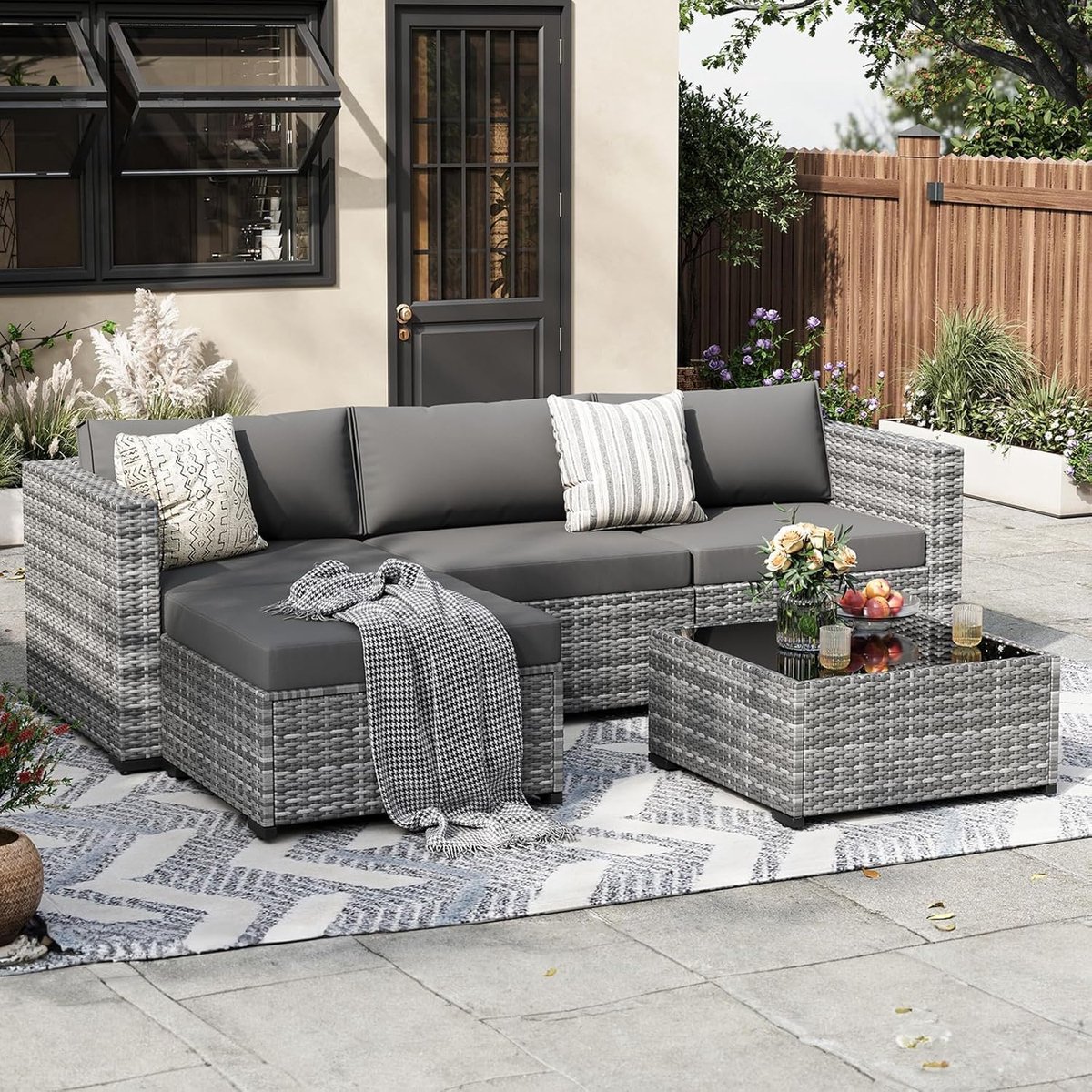 Tuinmeubelset Modulaire Hoekbank 200 x 150 x 150 cm – 5-Delige Rotan Loungeset met Tafel en Poef – 3-4 Personen – Grijs Gemêleerd & Donkergrijs – Nicolehome