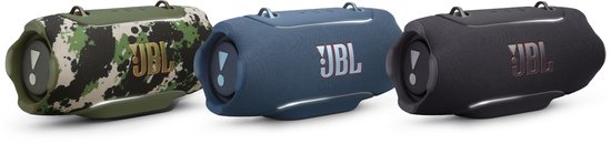 Drie JBL Xtreme speakers in camouflagegroen, blauw en zwart, op een witte achtergrond.