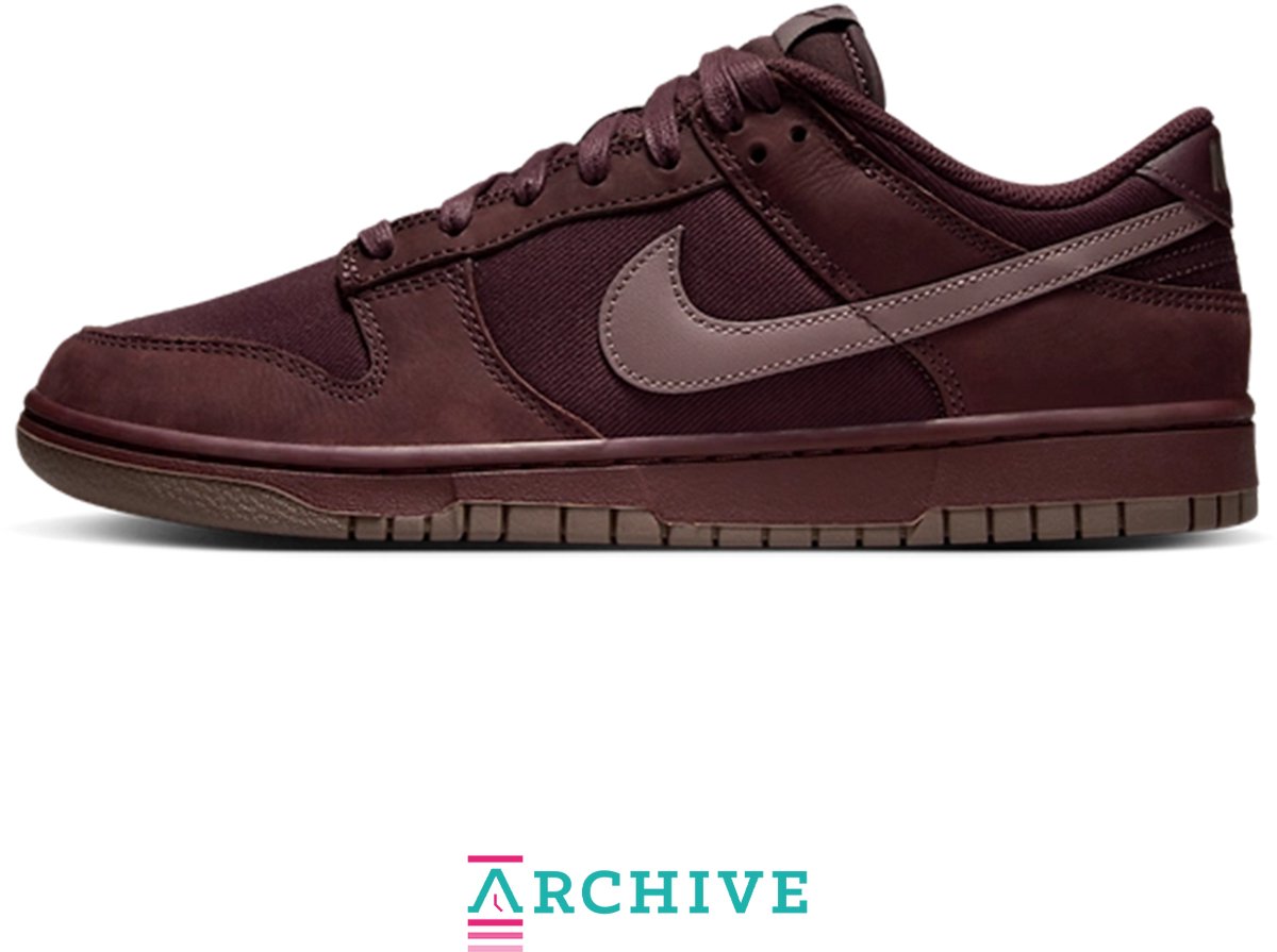 Nike Dunk Low Premium ‘Burgundy Crush’ . Wit