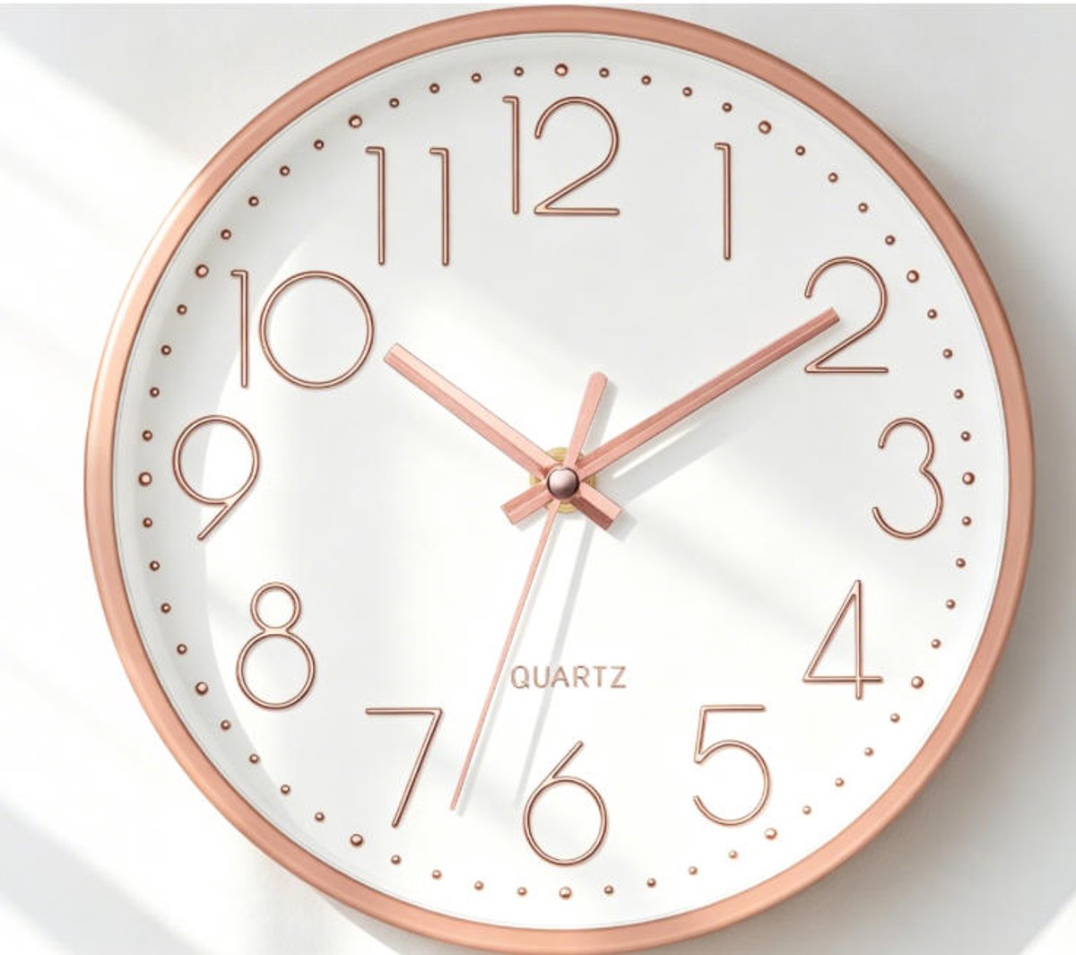 Roségoud 8-inch wandklok – – Modern, compact, werkt op batterijen – Stil, tikt niet – Ronde quartz wandklok voor kantoor, slaapkamer, keuken, thuis en school