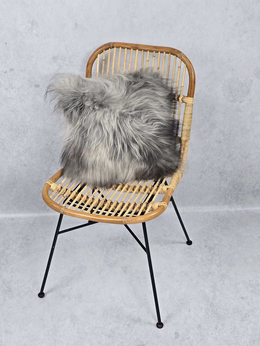 Kussen – Schapenvacht – IJslands – Exclusieve collectie – Woondecoratie – Grijs – 100% echt natuurlijke wollen vacht – 40x40 cm