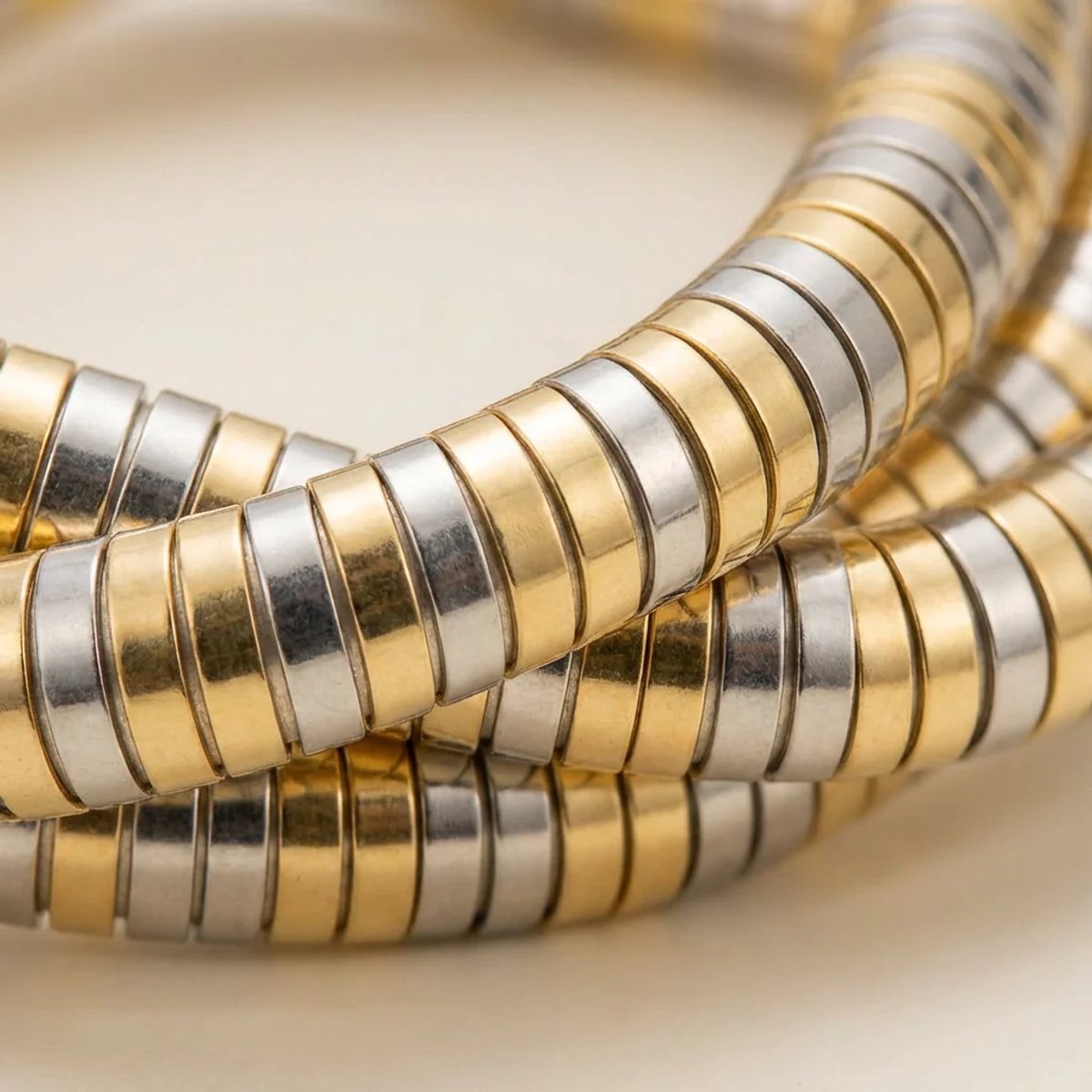 Dorvina Messing Sieraad Goud en Zilverkleurig Kleur Her Sekle Girebilen Esnek Dames Aksesuar Ketting Armband