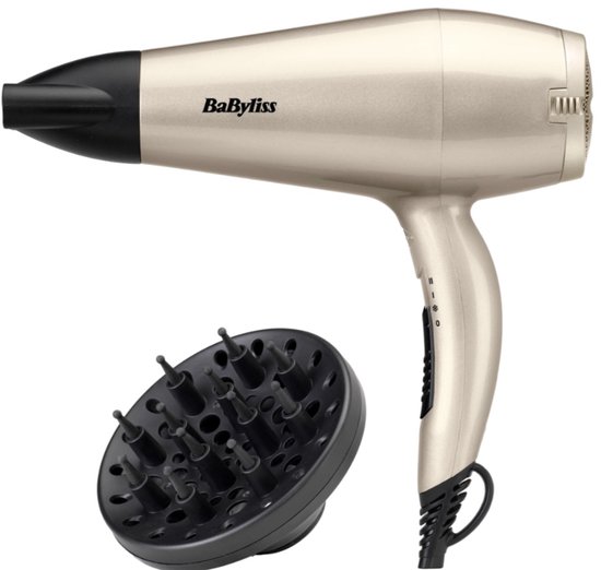 Champagnekleurige BaByliss Power Smooth 2000 haardroger met een zwarte diffuser op witte achtergrond.