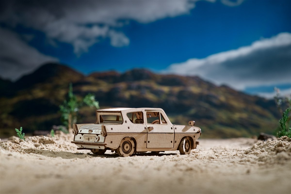 UGEARS 3D Modelbouw - Flying Ford Anglia™ - Harry Potter™ - Mechanisch Bouwpakket Hout - Educatief Speelgoed — afbeelding 12