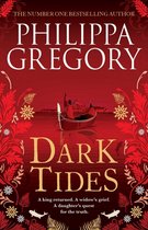 Boekomslag van 'Dark Tides' van Philippa Gregory. Rode achtergrond met gouden letters en een Venetiaans tafereel op een gondel.