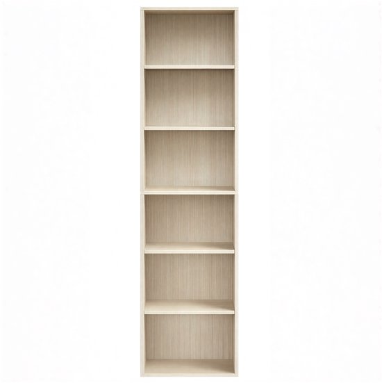 Een lege, vrijstaande lichte houten boekenkast met 6 niveaus op een witte achtergrond.