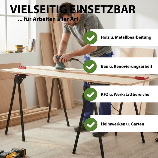 Man schuurt een houten plank op twee zwarte werkbokken in een werkplaats. Geschikt voor hout-, metaal-, bouw- en auto werk.