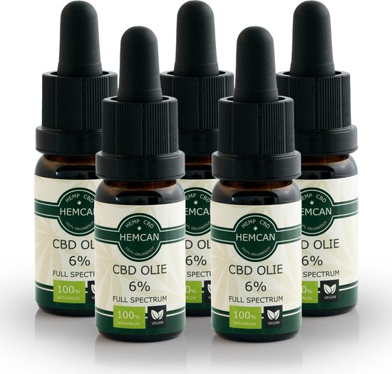 Vijf flesjes Hemcan CBD Olie 6% met druppelaar en donkergroen etiket.
