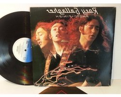 Muziek Album - Live Opname - Muziek Luisteren - Iconische Artiest - CD Formaat - Zwart Wit
