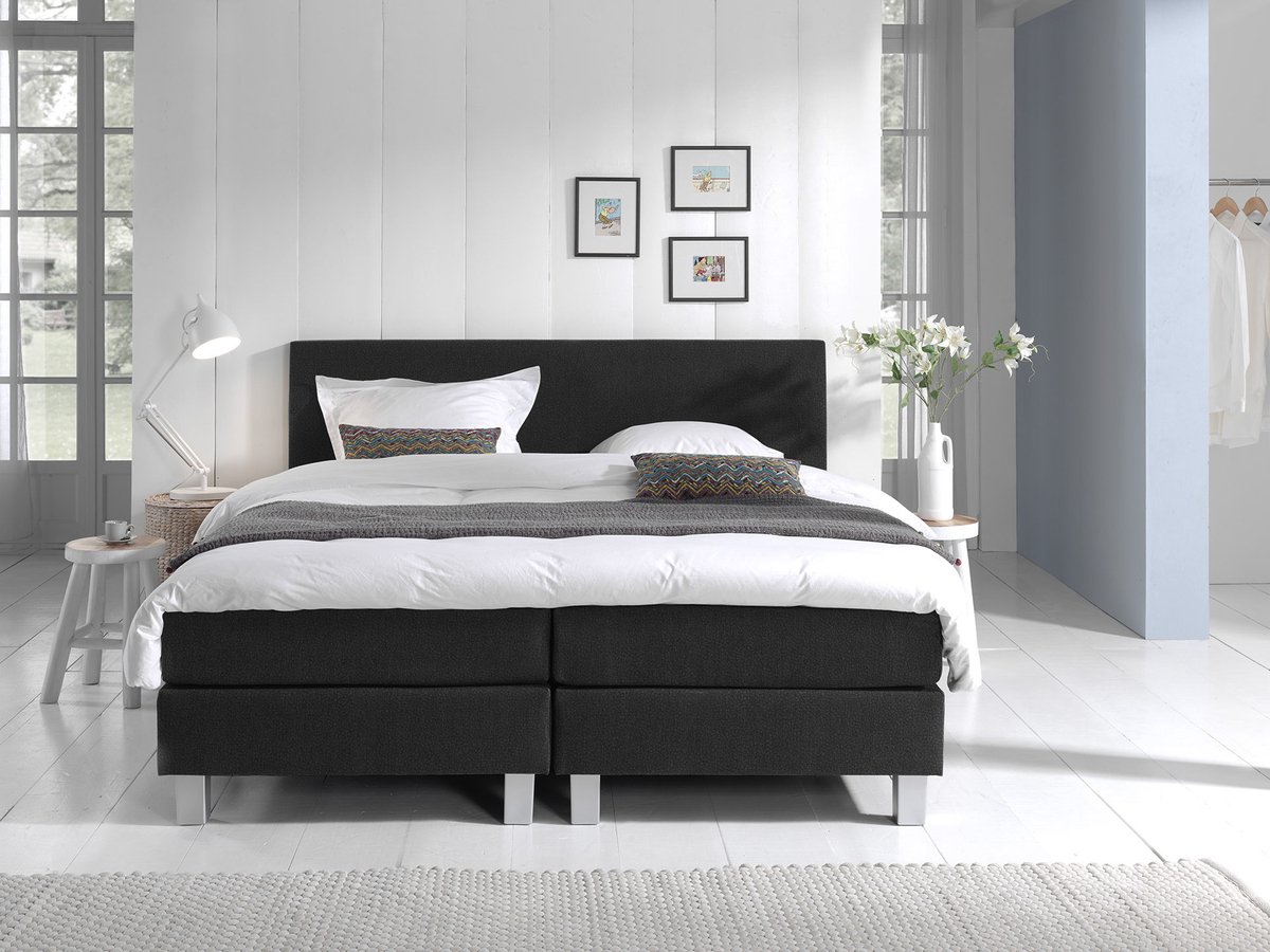 Boxspring Eefje - Leather Look - 180 x 200 cm | Inclusief gratis topper en antislip