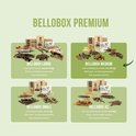Vier Belloboxen: Large, Medium, Small, XS, gevuld met verschillende soorten hondensnacks.