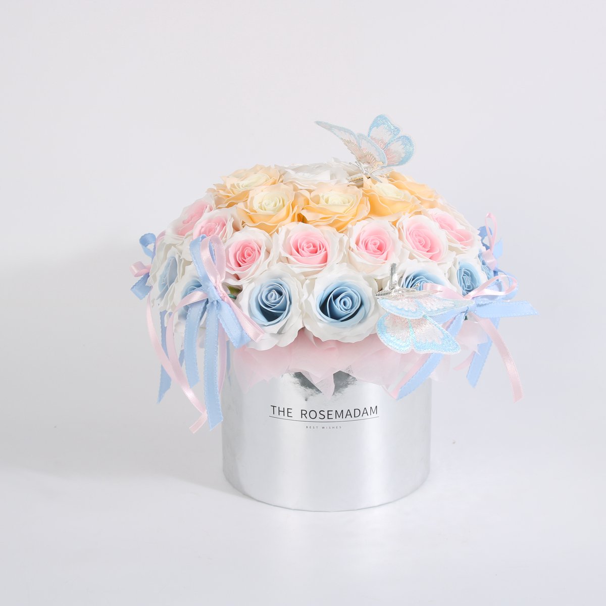 La Roselle Amsterdam Luxe Kunstrozen Bloemenbox Pastel – Geurende Rozen in Zilverkleurige Hoedendoos met Vlinders – Roze, Blauw, Wit & Champagne