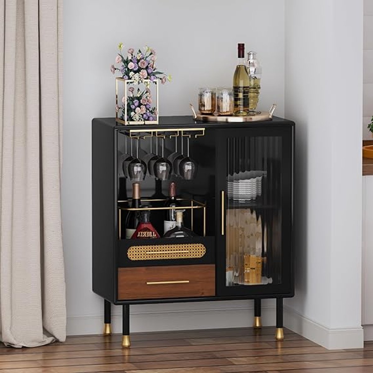 Moderne Zwarte Wijn- en Barkast met Wijnglashouders, Ribbelglas Deuren en 2 Lades – Compact Drankkast & Dressoir 80 x 38 x 94 cm