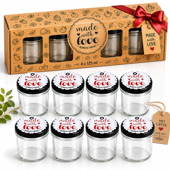 Set van acht lege glazen potjes met 'made with love' deksels, in geschenkverpakking.