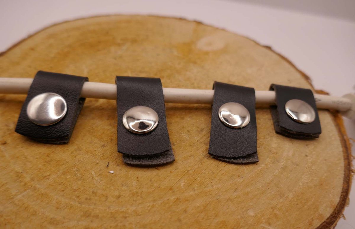 Set van 4 stuks zwart kabelbinders voor kleine snoeren - herbruikbaar kabelklemmen voor kleine adapters - snoerenbinders voor dunne snoeren - duurzame kabelbinders - rommel van snoeren zat, koop kabelbinders