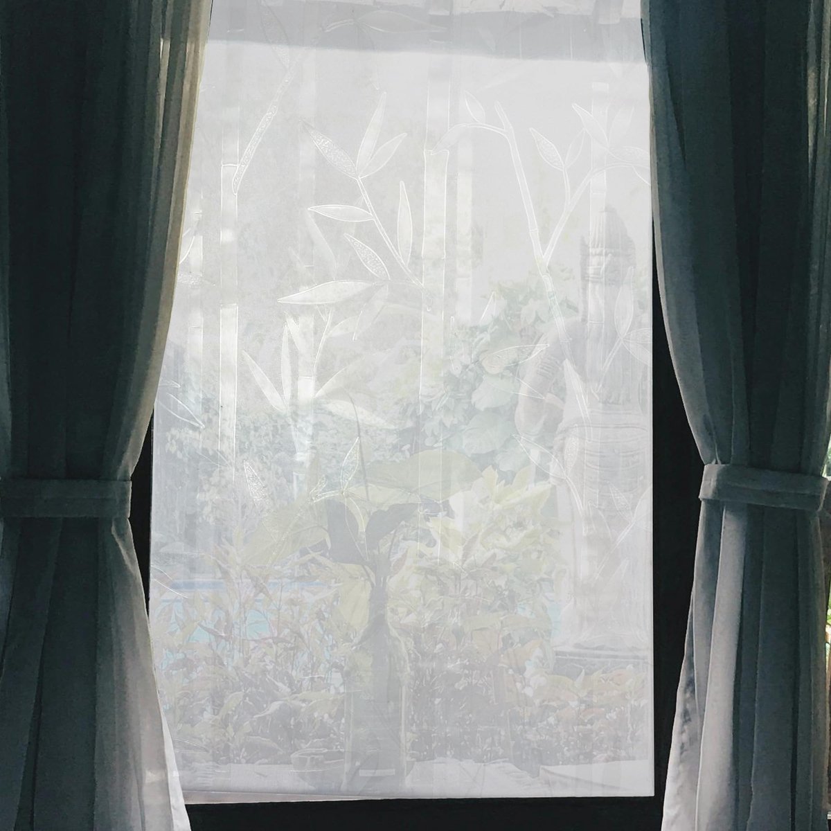 VT Goods - Privacy raamfolie - Bamboepatroon - Decoratief effect - 40 x 40 cm - Transparant - Hoogwaardig pvc - Geschikt voor thuis - Bamboepatroon
