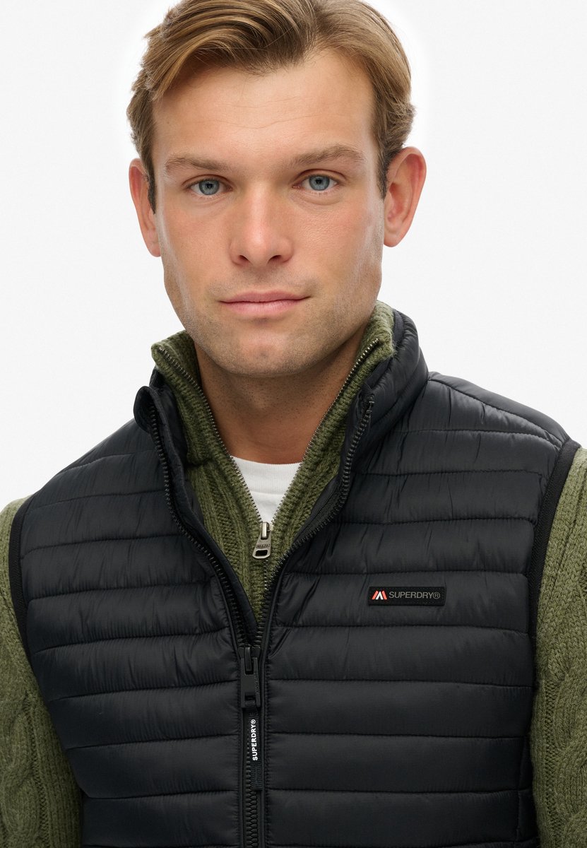Superdry Fuji Lite Vest S Man Zwart