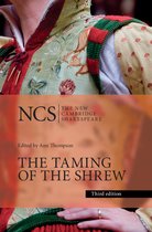 De kaft van 'The Taming of the Shrew', derde editie, met een gedetailleerde afbeelding van een historisch kostuum met groene, rode en gouden borduursels.