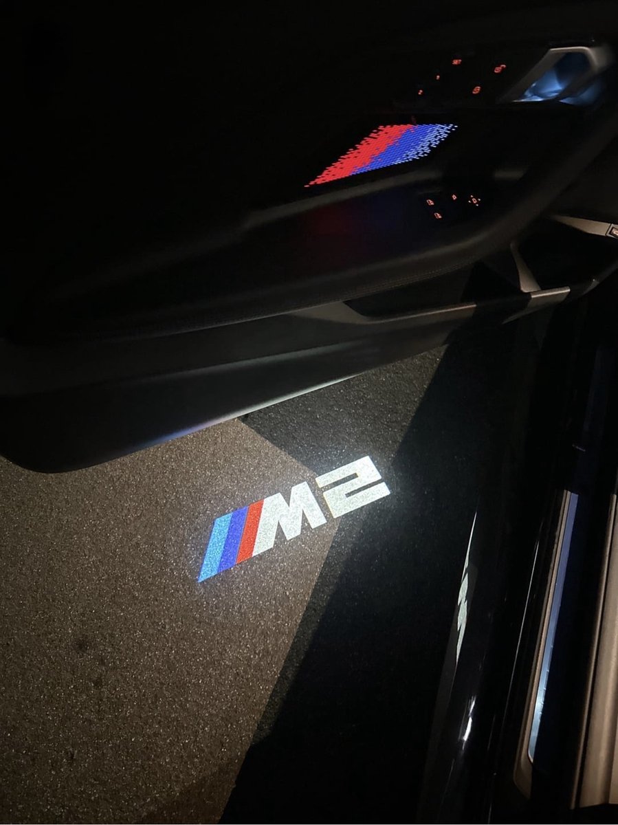 RD Customz® LED Deurverlichting geschikt voor BMW - M2 Logo Projector - Instapverlichting - Plug & Play – foto 3