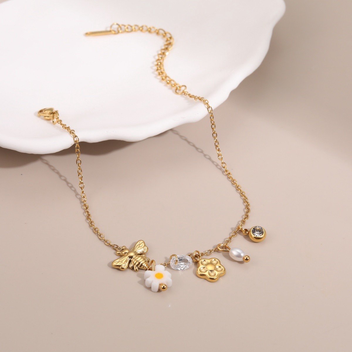 Armband Busy Bee met bloem en pareltjes