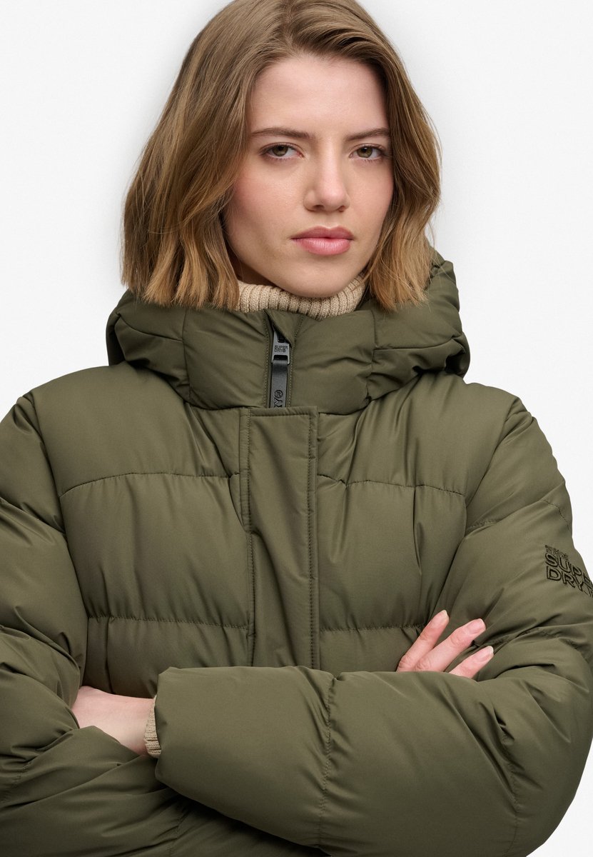 Superdry Jas Hooded Sports Puffer Mid Jkt W5012179a Washed Dames Groen