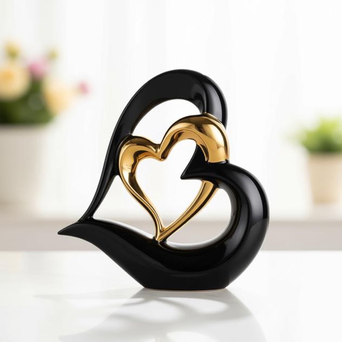 Maison Elara Dubbel Hart Ornament - Keramisch Liefdessculptuur met Zwart-Goud Glazuur (21x6,5x22 cm)