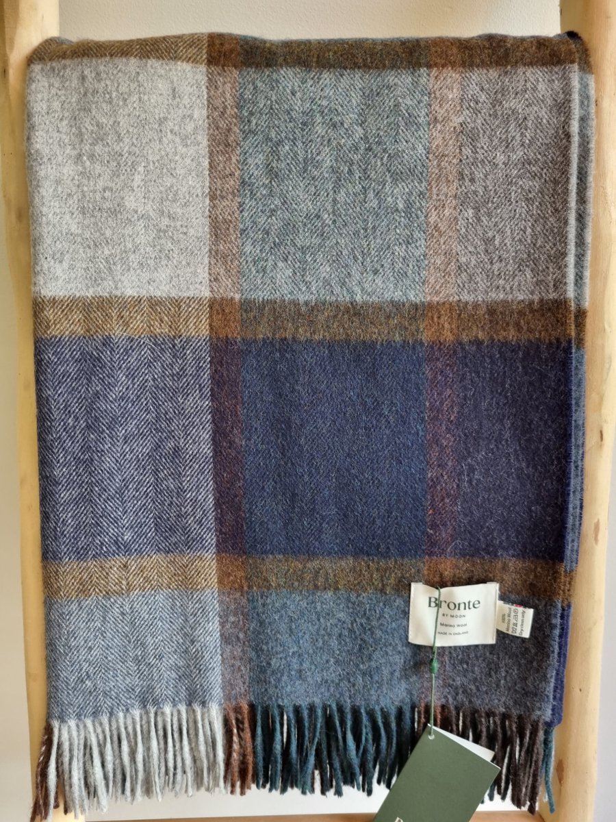 Bronte by Moon Wollen Plaid - WINDOWPANE Blue (Merino) 140x185cm - Bronte x Plaids.shop Blauw