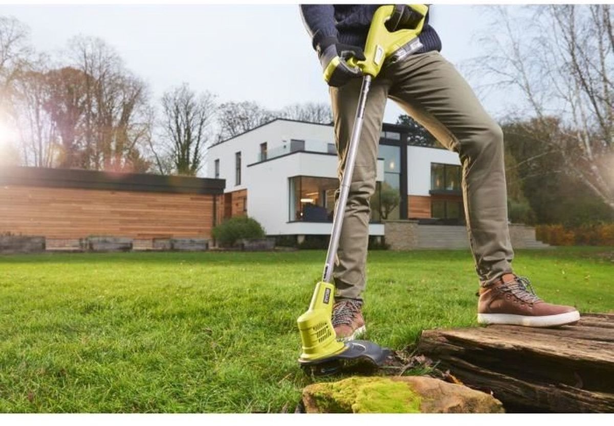 RYOBI ONE+ Pack 18V Cordless Grasmaaier + Trimmer RLM1833BLT1825M : Grasmaaier RLM18X33B40 en Trimmer OLT1825M (incl. 1x4.0Ah accu) thumbnail 5