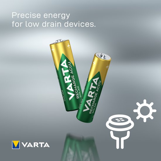 Twee Varta Recharge Accu Solar batterijen, geel en groen, zwevend.