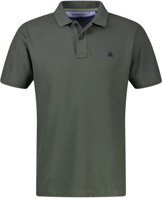 Donkergroen piqué poloshirt met korte mouwen, kraag, knopen en een logo op de borst.