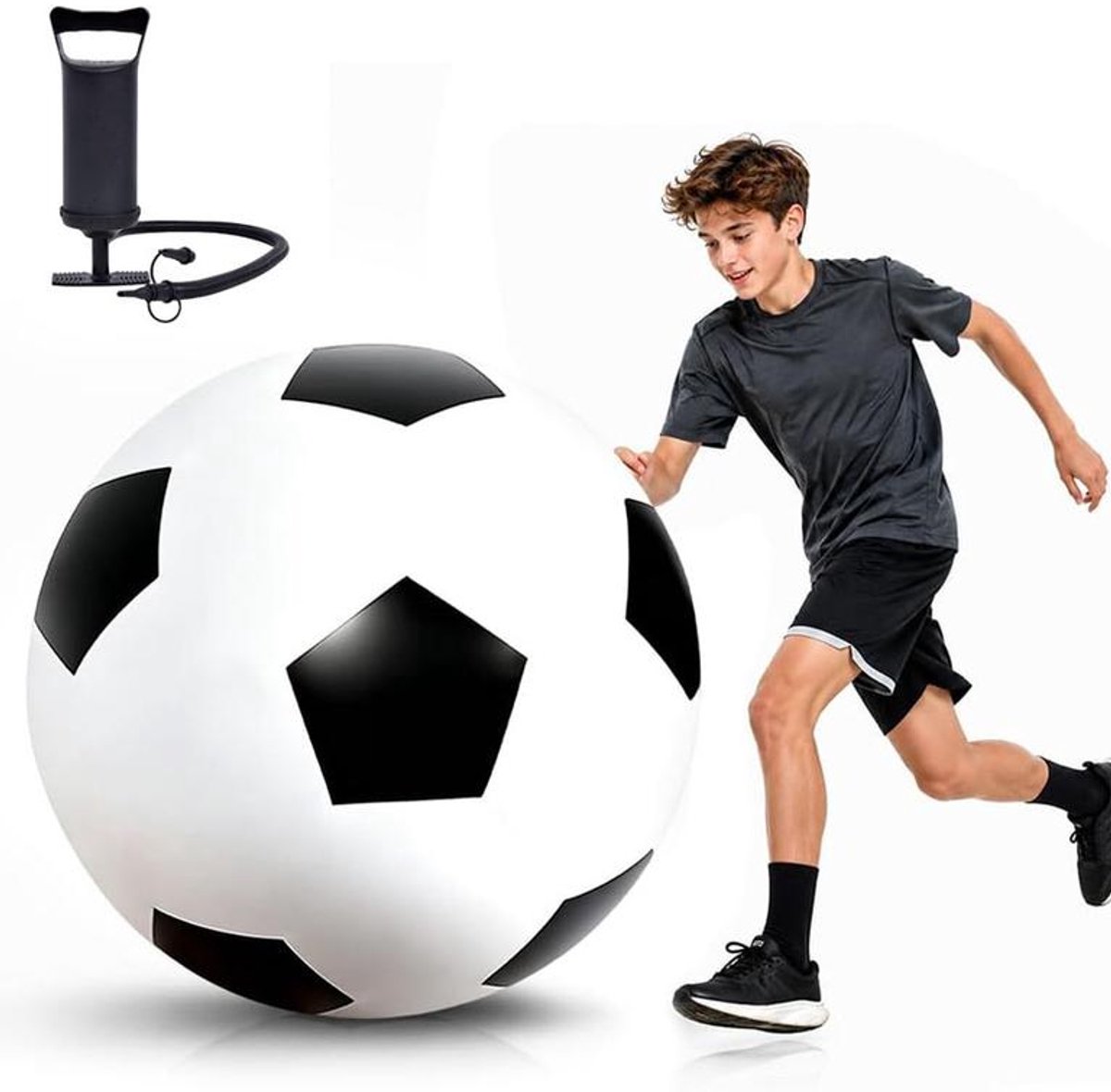 KZQ Voetbal – Opblaasbare speelbal – Opblaasbare strandvoetbal – Inclusief luchtpomp - Ø 100 cm – Inclusief handpomp – Gemaakt van duurzaam rubber – Geschikt voor buiten en op het strand – Zwart-wit