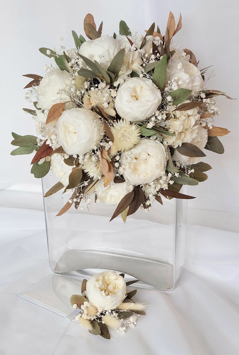 Bloemen en Decoratie 4U Elegant prachtige forever bruidsboeket met echte pioenenrozen die zijn geconserveerd en in combinatie met verschillende droogbloemen samen met passend pocket corsage/ Biedermeier bruidsboeket / droogbloemen/ wedding/ trouwen Wit, groen