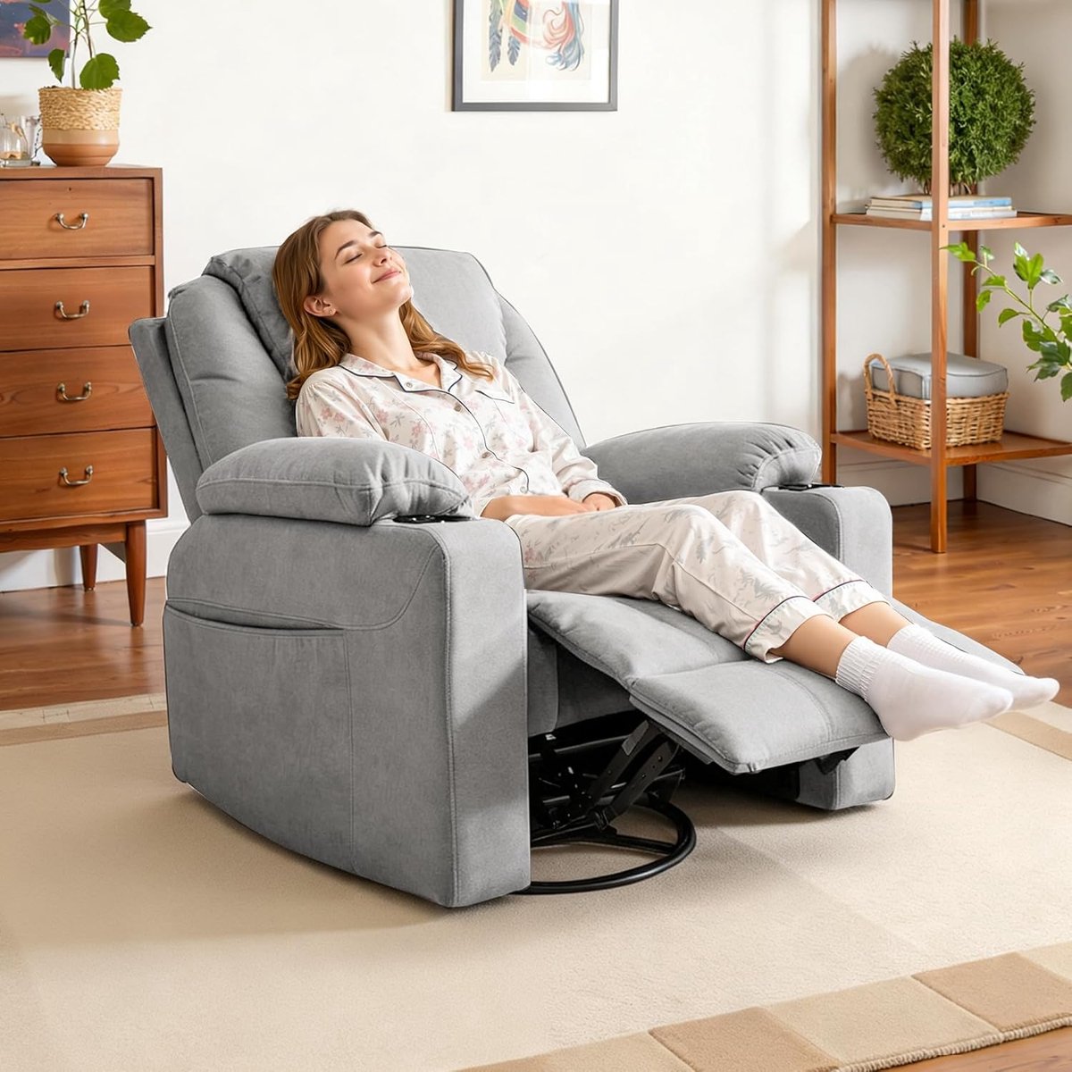 Luxe 360° Draaibare en Schommelende Relaxstoel met Dubbele Bekerhouder, Handmatige Recliner Functie en Handige Opbergvakken – Ergonomische TV-Stoel en Voedingsstoel voor Woonkamer & Babykamer – Lichtgrijs / Light Grey (88 x 92 x 106 cm)