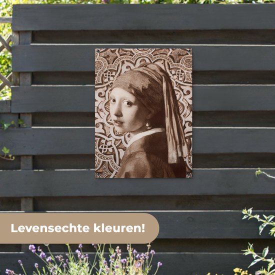 Tuinposter 60x80 cm - Tuindecoratie Meisje met de parel - Johannes Vermeer - Bruin - Poster voor in de tuin - Buiten decoratie - Schutting tuinschilderij - Tuindoek muurdecoratie - Wanddecoratie balkondoek