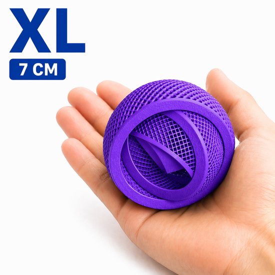 XL paarse fidget spinner bal met rasterpatroon in hand.