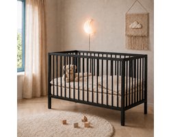 Product: Born Lucky ® Baby Bed / Ledikant Mees 60x120 cm Met Verstelbare Bodem & Massief Hout - Zwart, van het merk