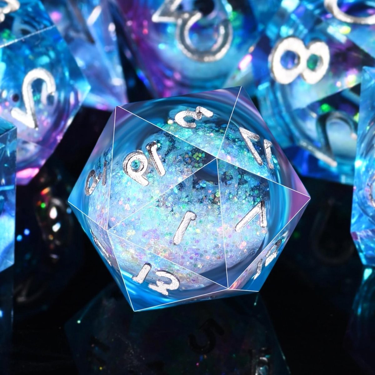 7-delige polyhedrale dobbelstenen met vloeibare kern voor DND en RPG, blauw en paars, ideaal voor tabletop games